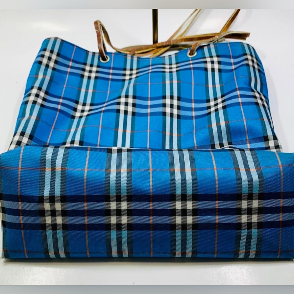 Burberry Hobo Bag - Picture 2 of 6